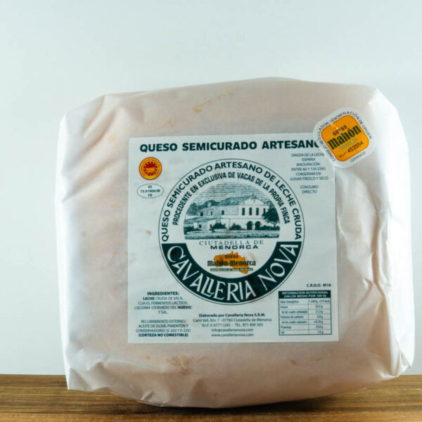 QUESO SEMICURADO ARTESANO MAHÓN